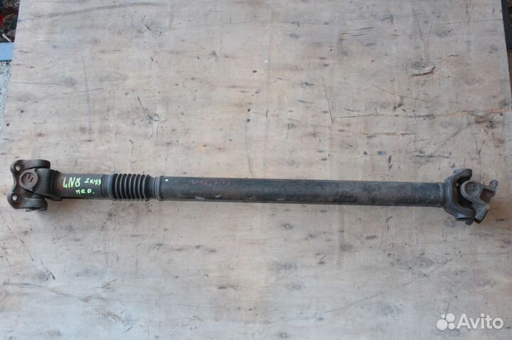 Карданный вал передний от Lincoln Navigator 2 2005