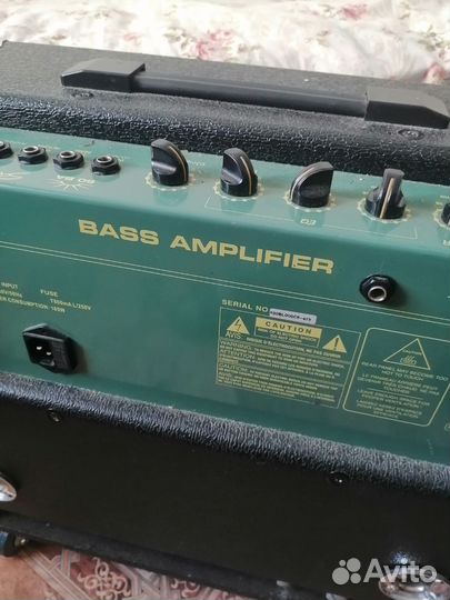 Басовый комбик stagg 60 BA