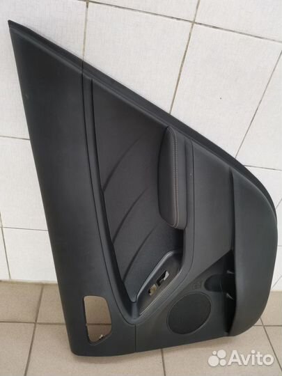 Обшивка задней правой двери Kia Cerato 3 YD