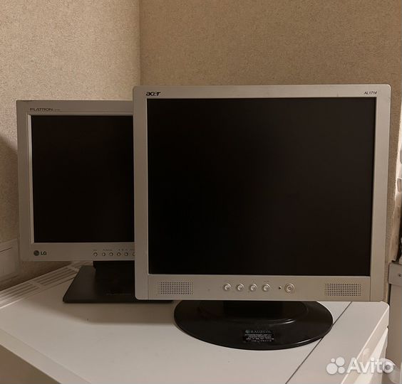 Монитор Acer и Монитор LG Flatron