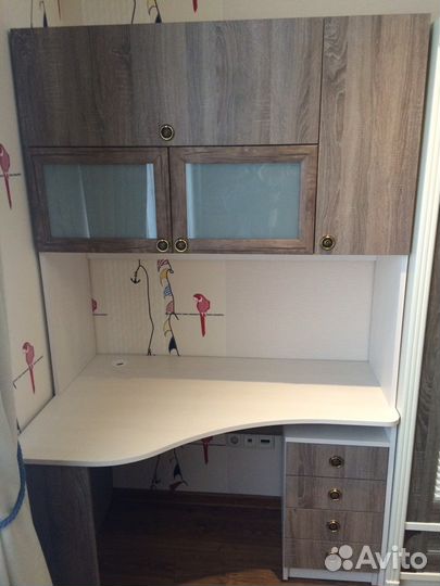 Стол компьютерный