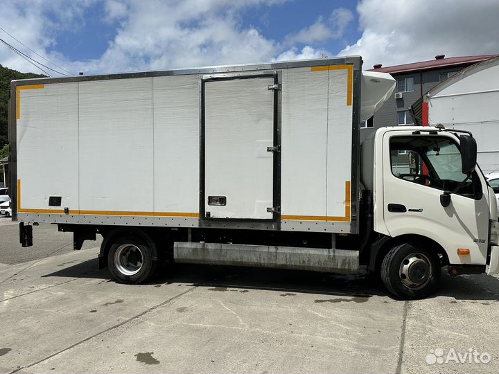 Hino 700 (Profia), 2014