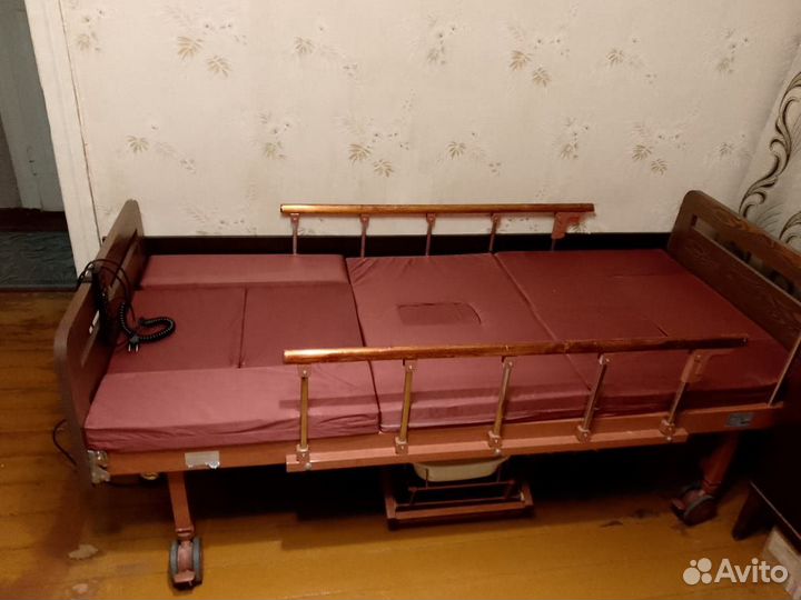 Медицинская кровать с электроприводом