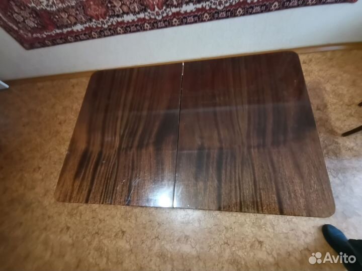 Стол раздвижной полированный в гостиную (СССР)