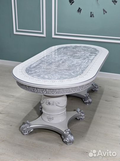 Кухонный стол и стулья