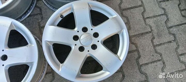 Продам диски на Мерседес r16