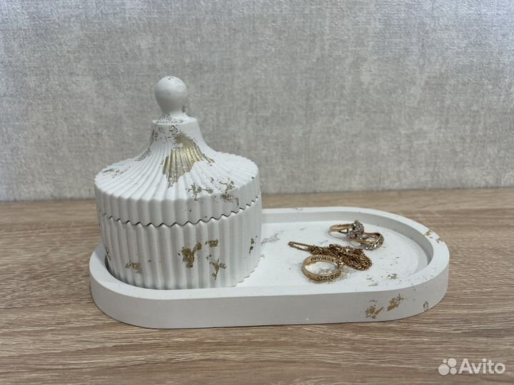 Набор изделий из гипса