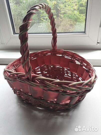Корзина плетеная из лозы ива