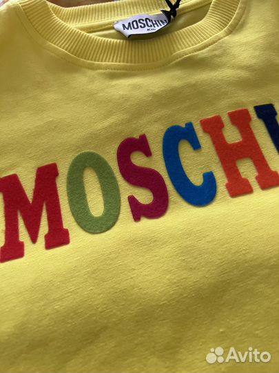 Новая футболка moschino