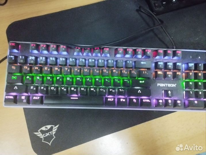 Игровая механическая клавиатура