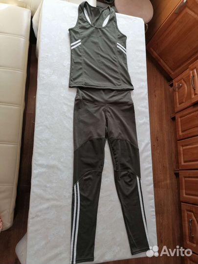 Спортивный костюм для тренировок