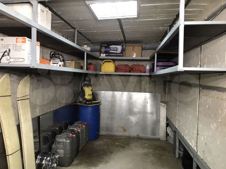 Гараж, > 30 м²