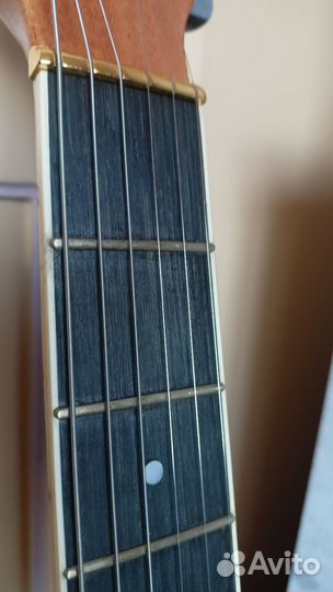Акустическая гитара