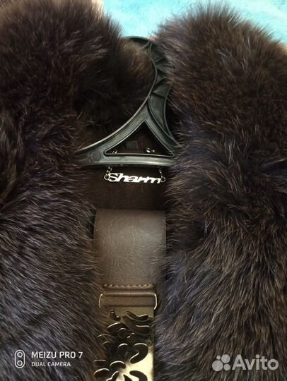 Пальто зимнее с песцовым воротником