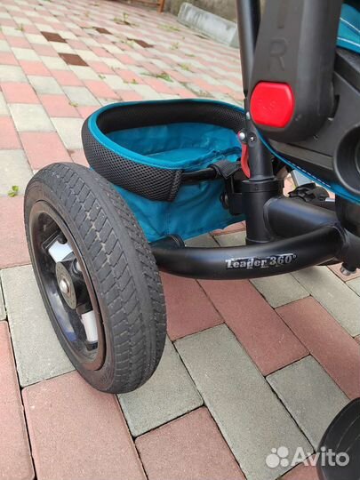 Детский трехколесный велосипед с ручкой