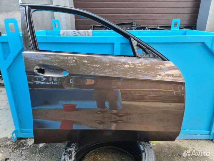 Передняя правая дверь Mercedes W212 6.3 рест