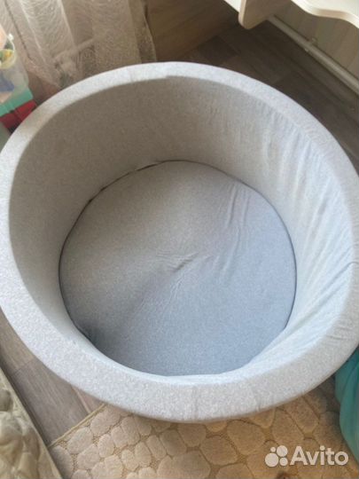 Сухой бассейн с шариками