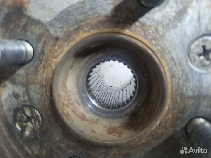 Поворотный кулак передний левый Kia Spectra седан