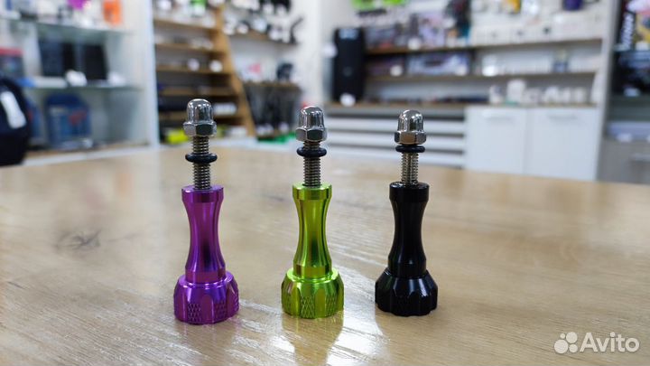 Болт для фиксации металлический