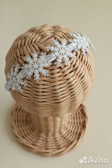 Новогодний ободок со снежинками для девочки