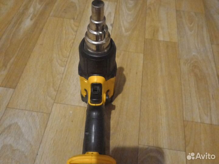 Фен строительный аккумуляторный DeWalt