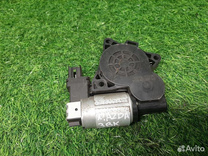 Моторчик стеклоподъемника на Mazda 3