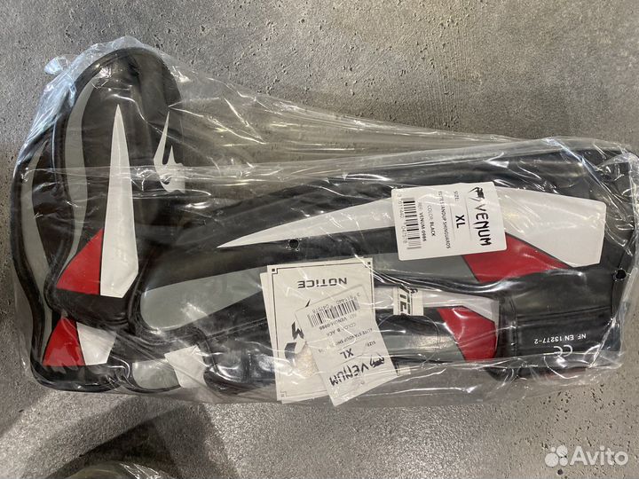 Щитки для единоборств Venum