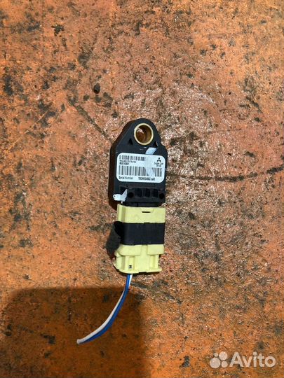 Датчик AIR BAG Mitsubishi Outlander XL