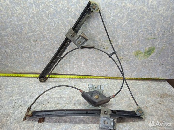 Стеклоподъемник передний правый Volkswagen Vento