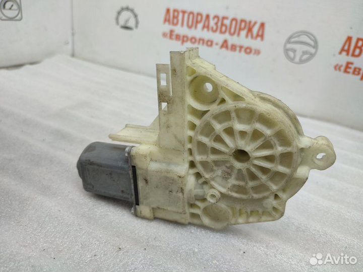 Моторчик стеклоподъемника передний правый Citroen