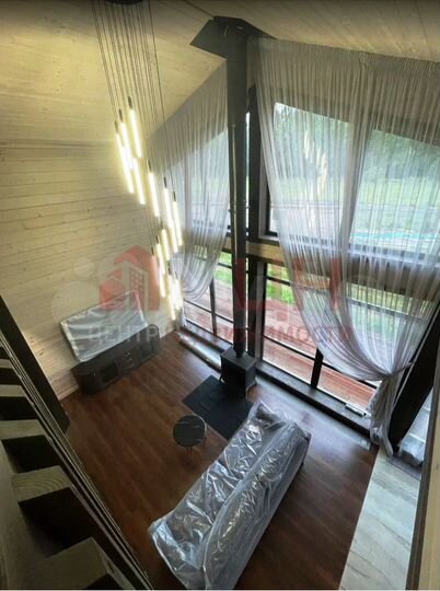 Дом 243 м² на участке 15 сот.