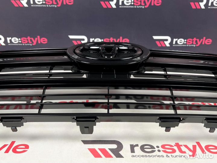 Решетка радиатора Toyota Land Cruiser 200 N2233