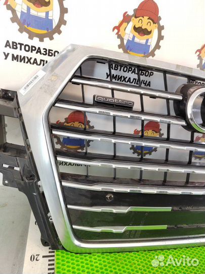 Решетка радиатора Audi Q7/SQ7