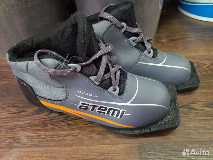 Лыжные ботинки