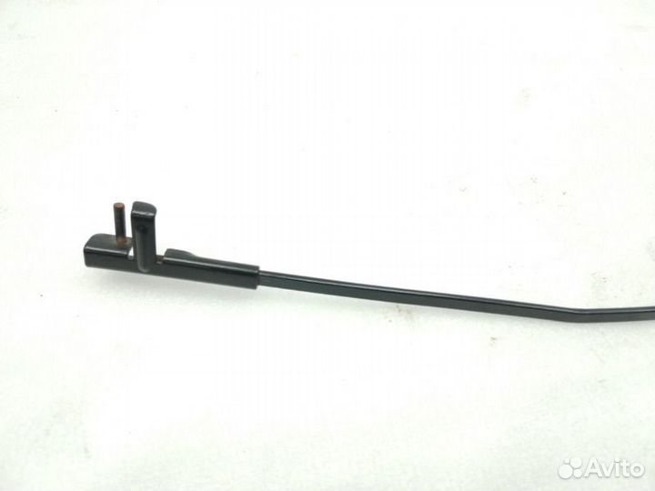 Поводок стеклоочистителя передний правый Skoda
