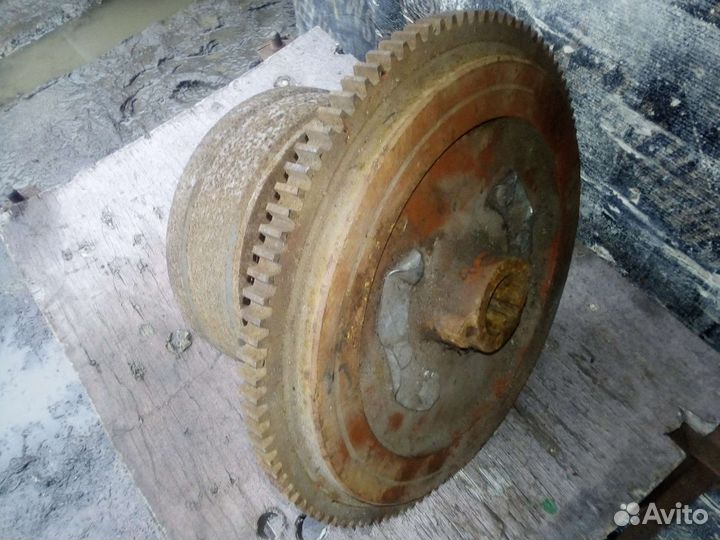 Маховик с центробежным сцеплением