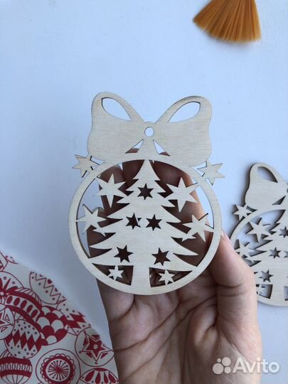 Заготовки из дерева круглая с бантом и ёлочкой
