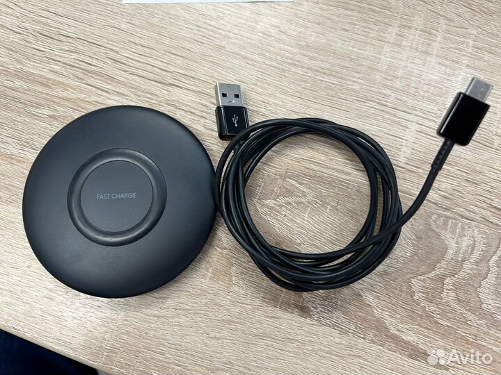 Беспроводное зарядное устройство Samsung EP-P1100