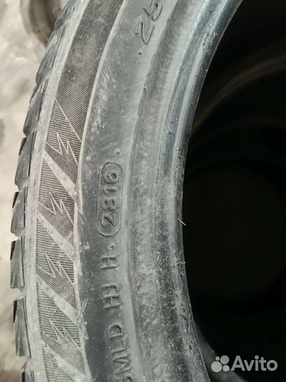 Hankook Winter I'Cept IZ2 255/40 R19