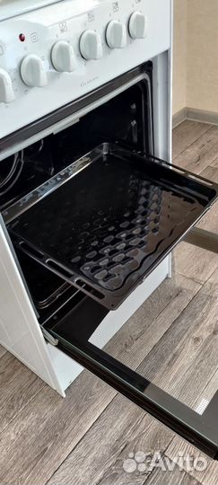 Плита электрическая новая Darina Classic