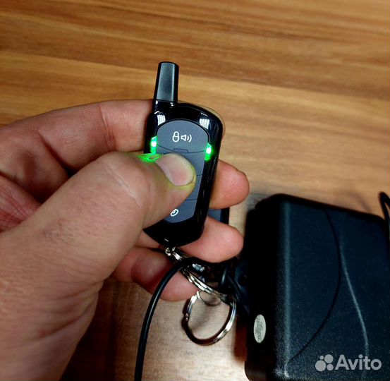 Центральный замок сигнализация с пультами