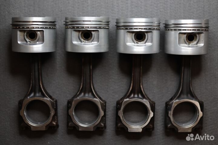Поршни в сборе с шатунами пассат б3,б4,гольф 3 STD