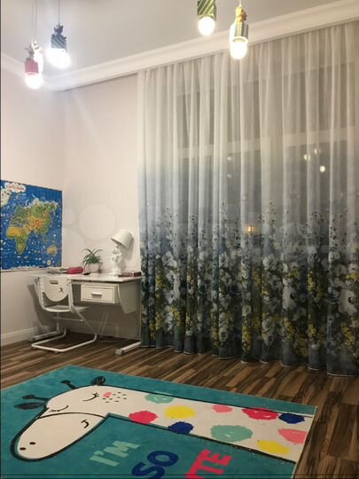 4-к. квартира, 93 м², 3/5 эт.