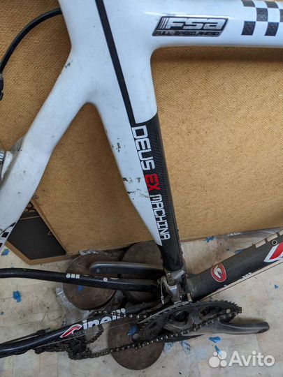 Карбоновая рама Cinelli и система Shimano 105