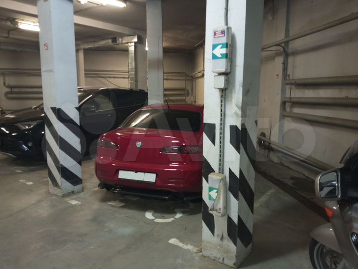 Машиноместо, 16 м²