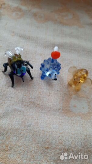 Фигурки из цветного стекла