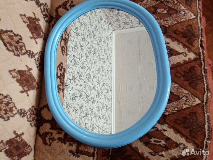 Полки для ванной комнаты с зеркалом