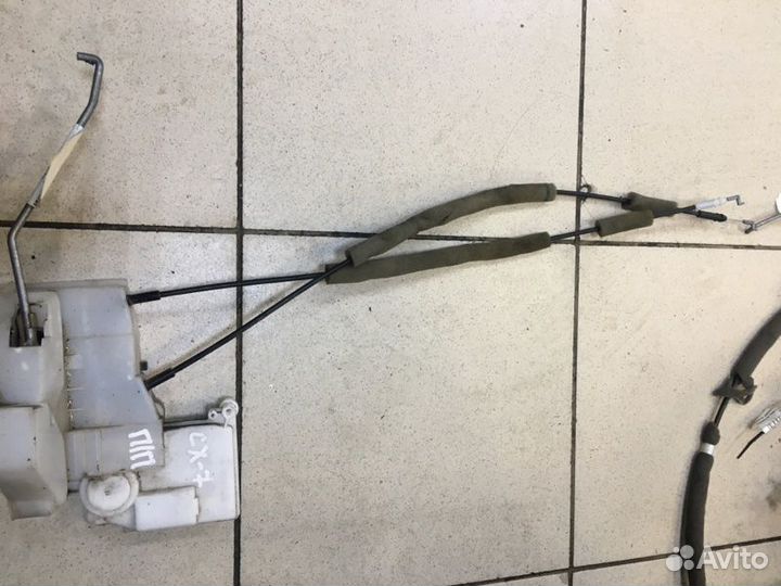 Замок дверной передний правый Mazda Cx-7