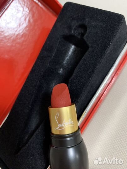 Помада Christian Louboutin 001
