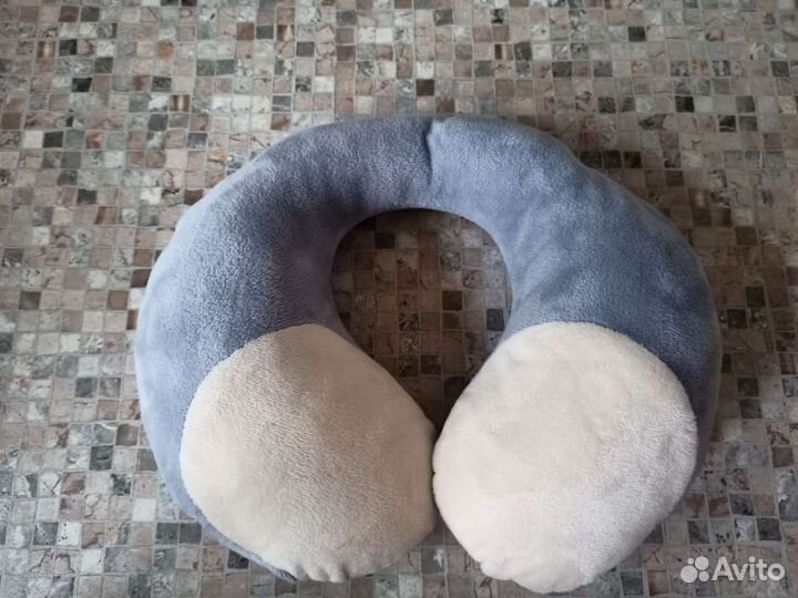 Подушка для сна в транспорте